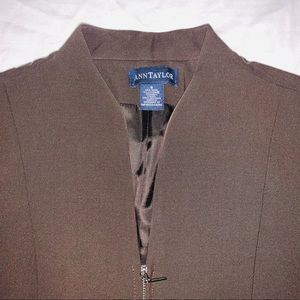 Ann Taylor Long Sleeve Suit / Size 8 / Color Chocolate